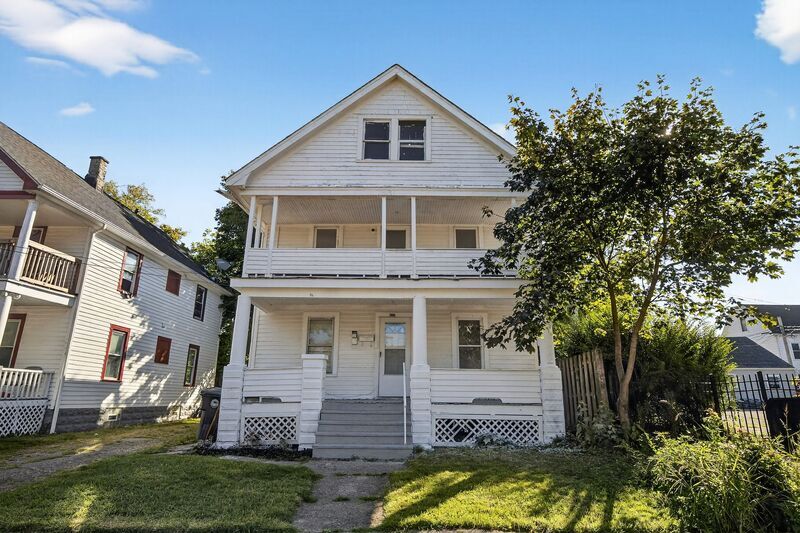 Cleveland Condo: 389 E 160th St