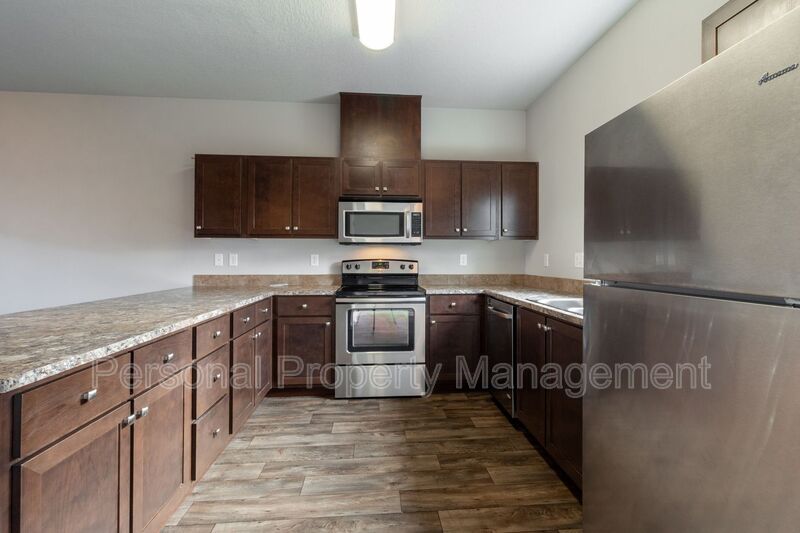 Vancouver Townhome: 12600 NE 49th Street