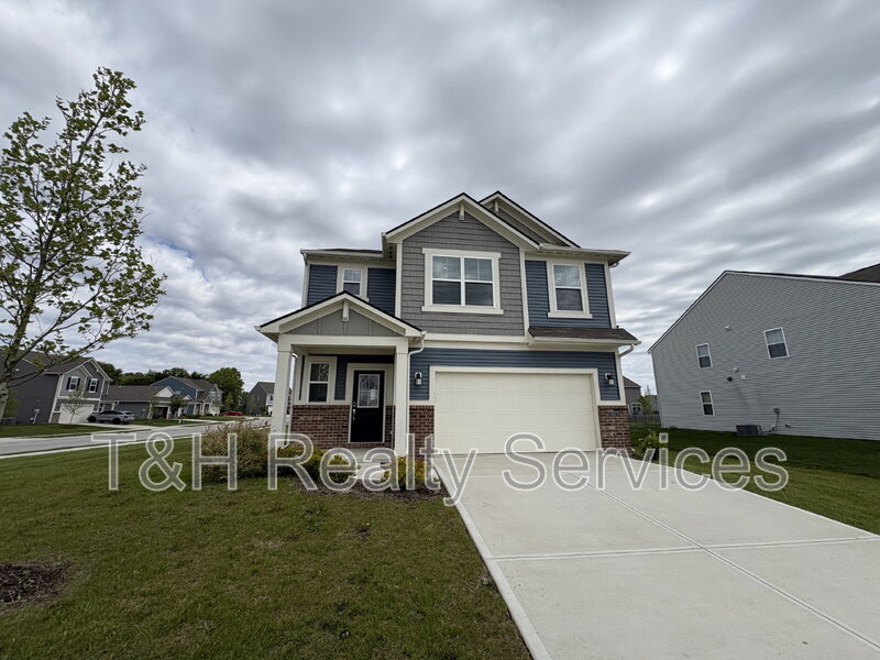 Whitestown House: 6831 Orchard Run Circle
