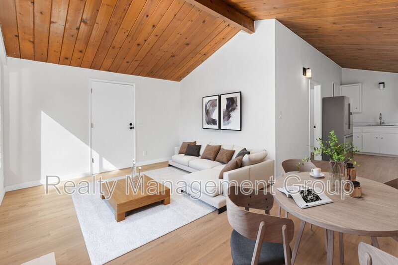 San Diego Condo: 4287 51st Street