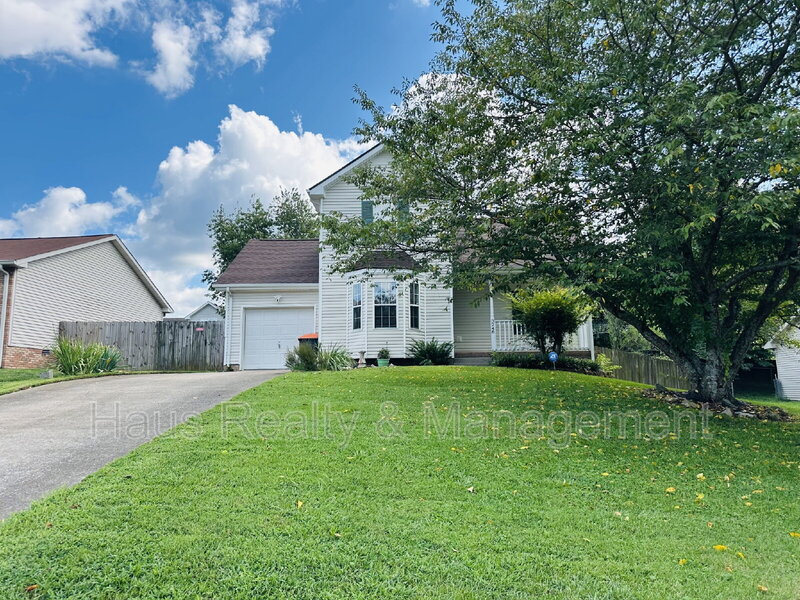 Clarksville House: 3248 North Senseney Circle