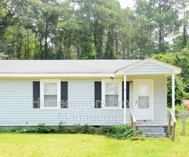 Fayetteville House: 809 Varsity Drive