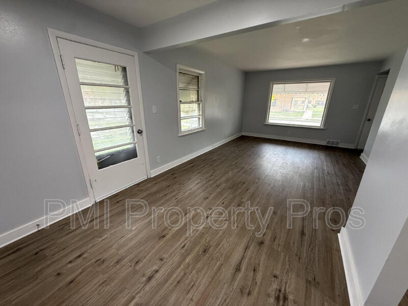 Milwaukee House: 2101 West Fairmount Avenue