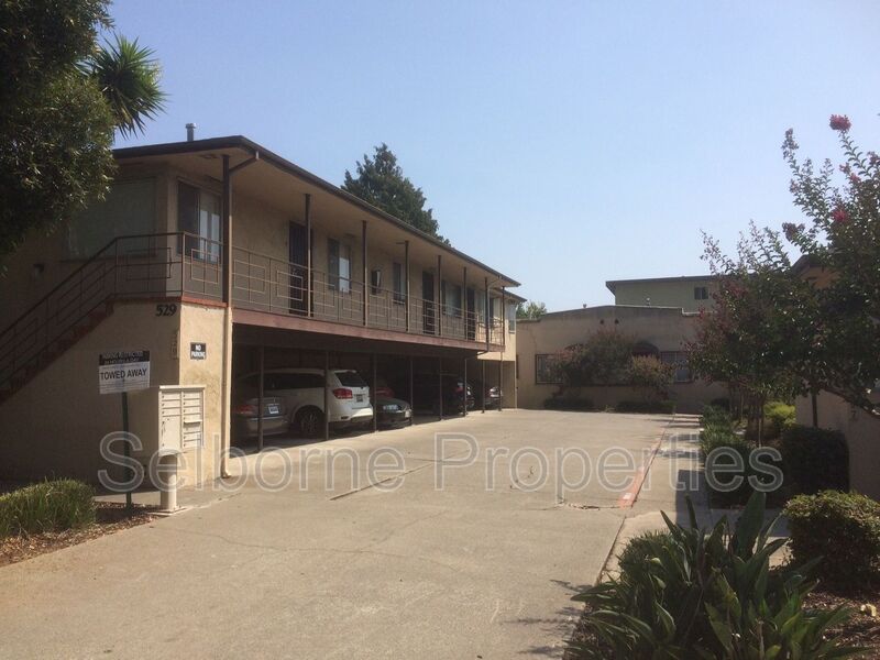 San Leandro House: 529 Callan Ave