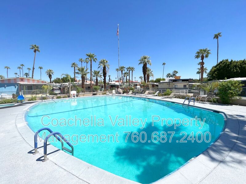 Palm Springs House: 134 Fondulac St