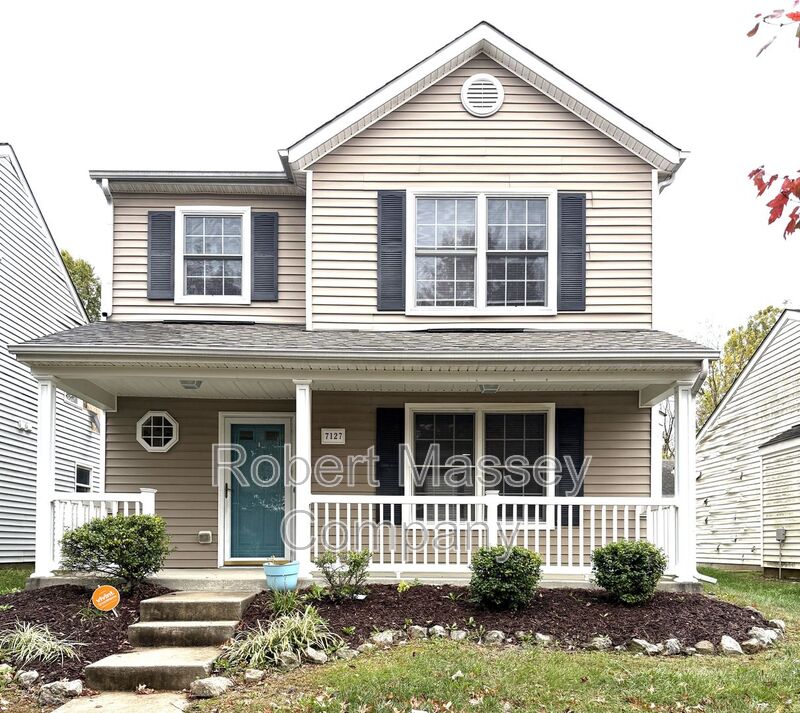 Louisville House: 7127 Black Mountain Drive