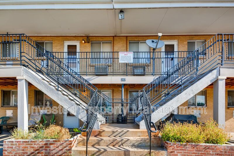 Littleton Condo: 257 E Powers Ave