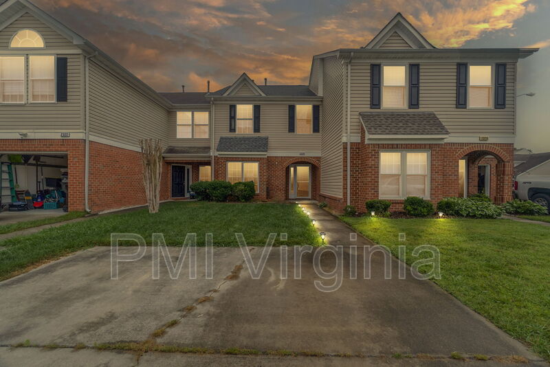 Request a Viewing for 2324 Charing Cross Rd Tenant Turner