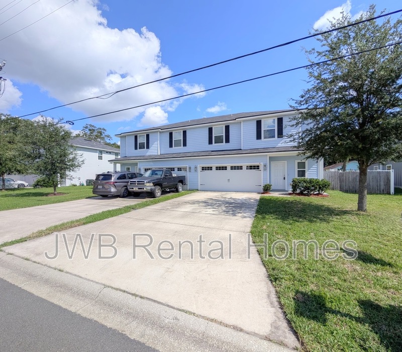 Atlantic Beach Townhome: 87 2nd St W