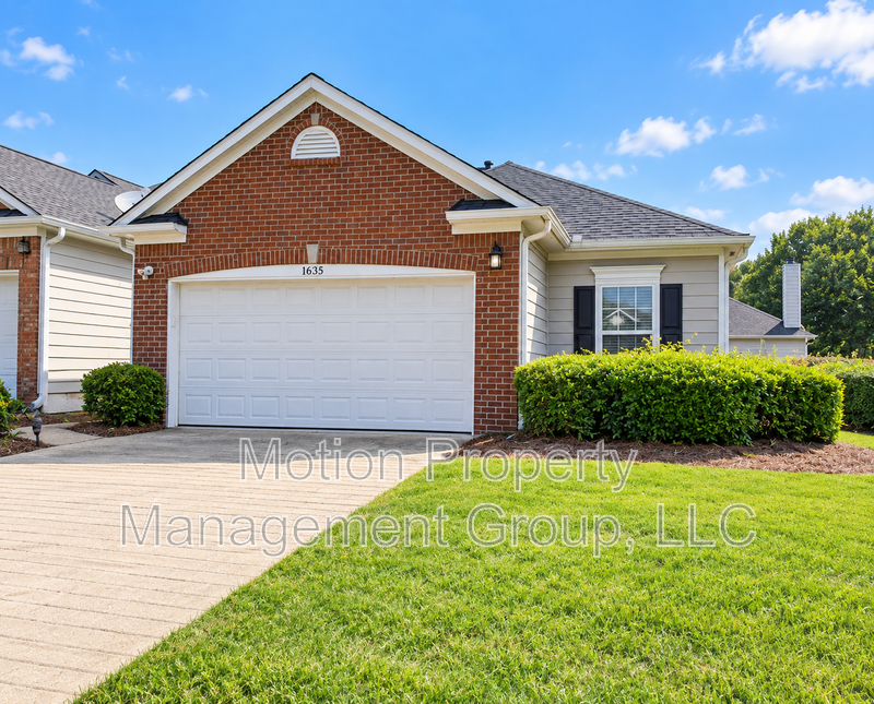 Kennesaw House: 1635 Donovans Rdg NW