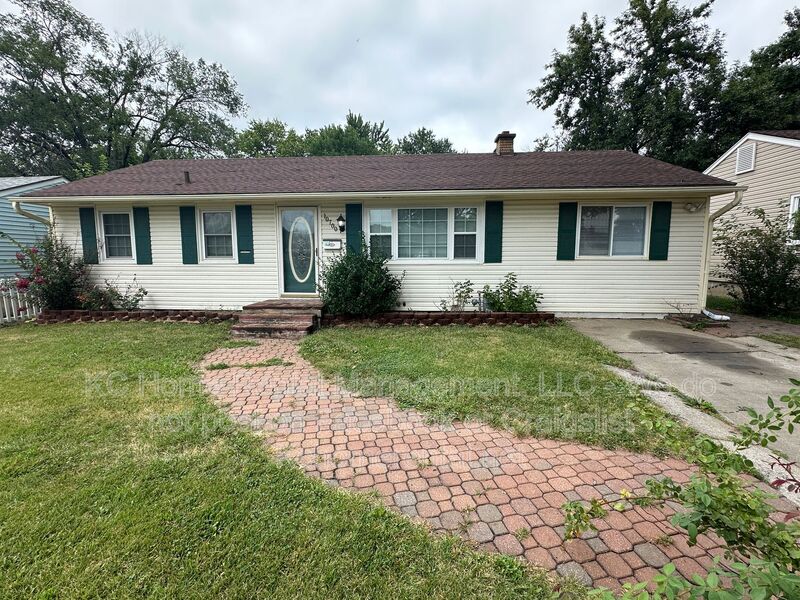 Independence House: 10700 E 28th Terrace S