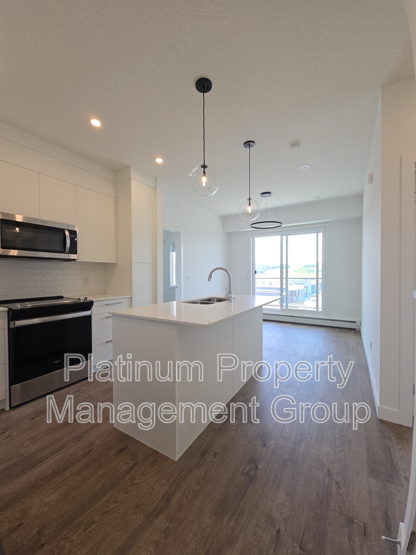 Calgary House: 2513
