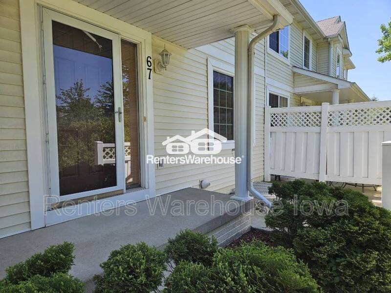 West Des Moines Townhome: 1400 S 52nd St