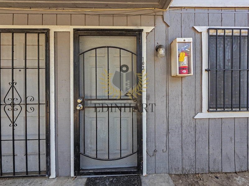 Fresno Condo: 3948 East Woodward Avenue - 102