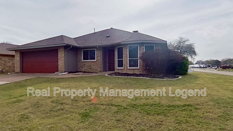 Plano House: 3740 Racquet Court