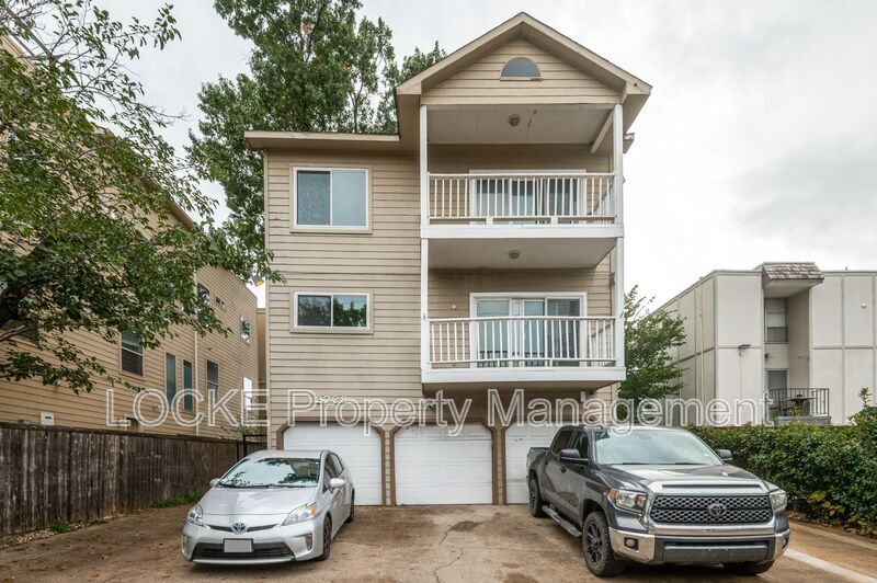 Dallas House: 2728 Reagan St