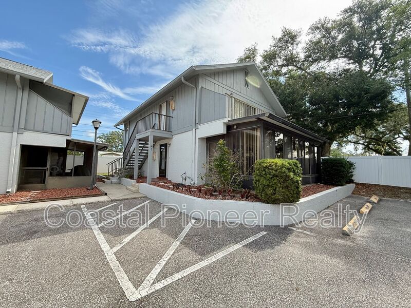 Clearwater Condo: 1960 Union St