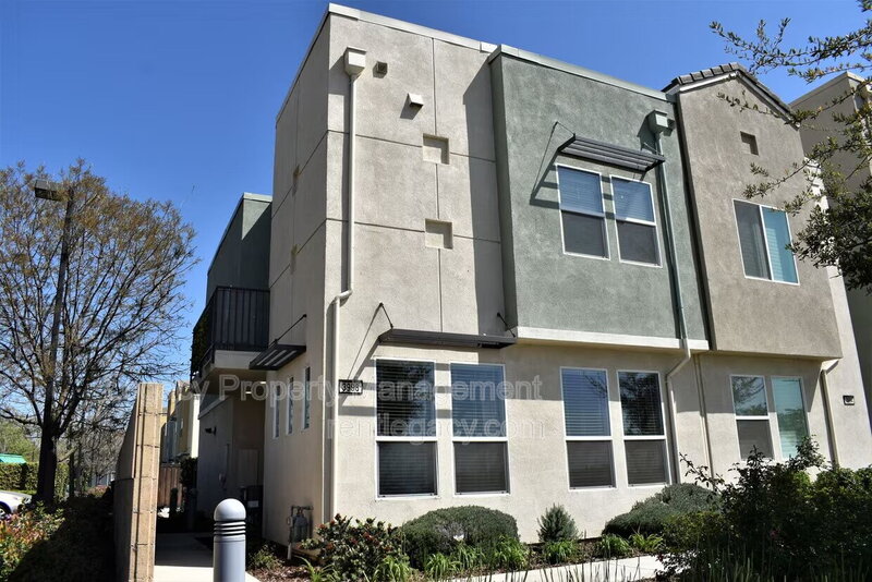 Sacramento House: 3998 East Commerce Way