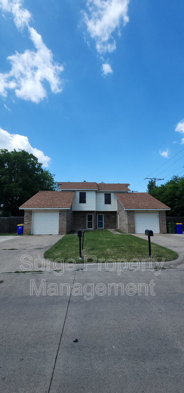 White Settlement Condo: 9110 Lanham Street