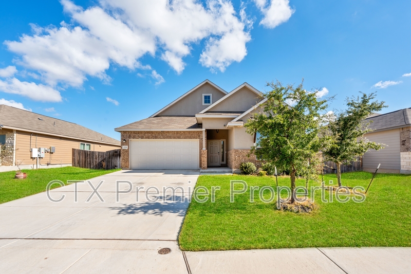 Cibolo House: 229 Stag Way