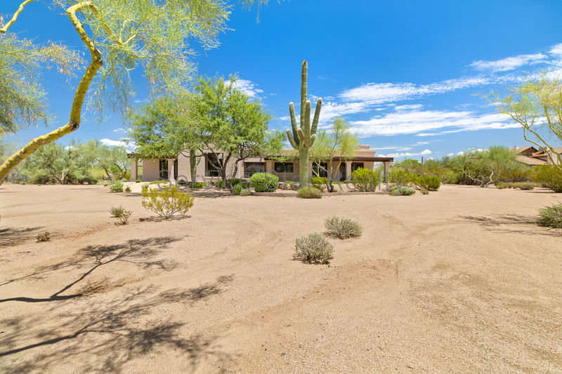Cave Creek House: 6211 E Saguaro Vista Ct