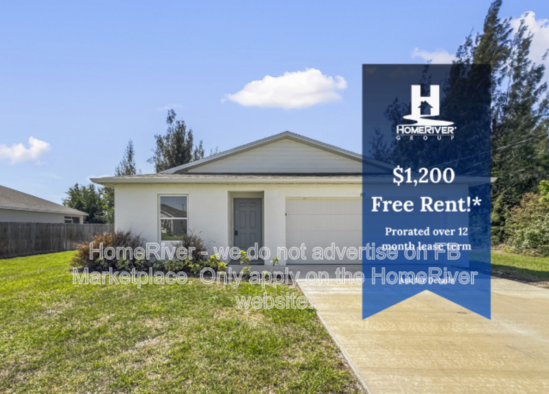 Cape Coral House: 212 NW 1st St