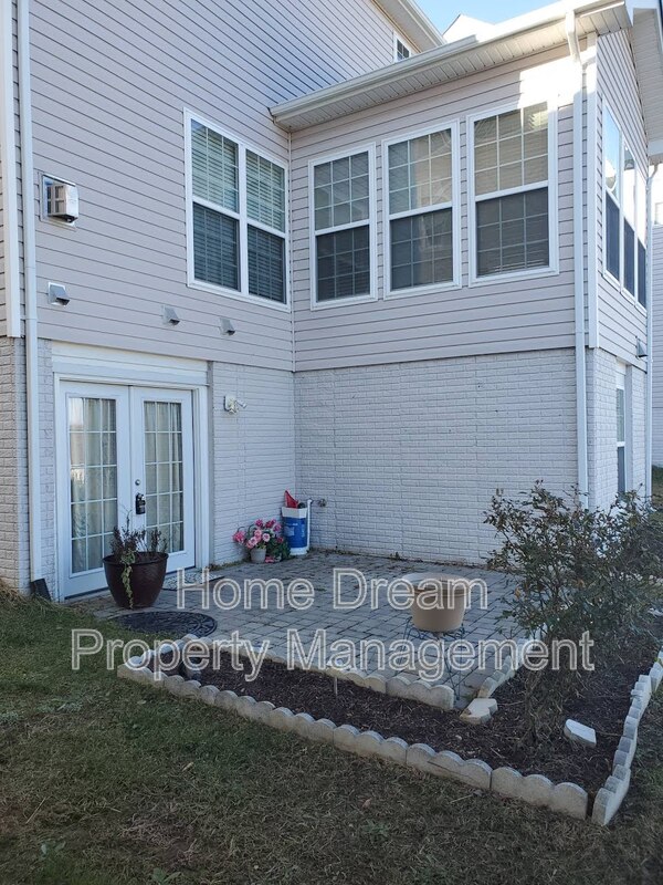 Fredericksburg House: 88 Carriage Hill Dr B