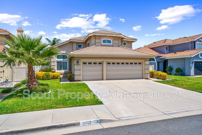 Temecula House: 31750 Via Cordoba