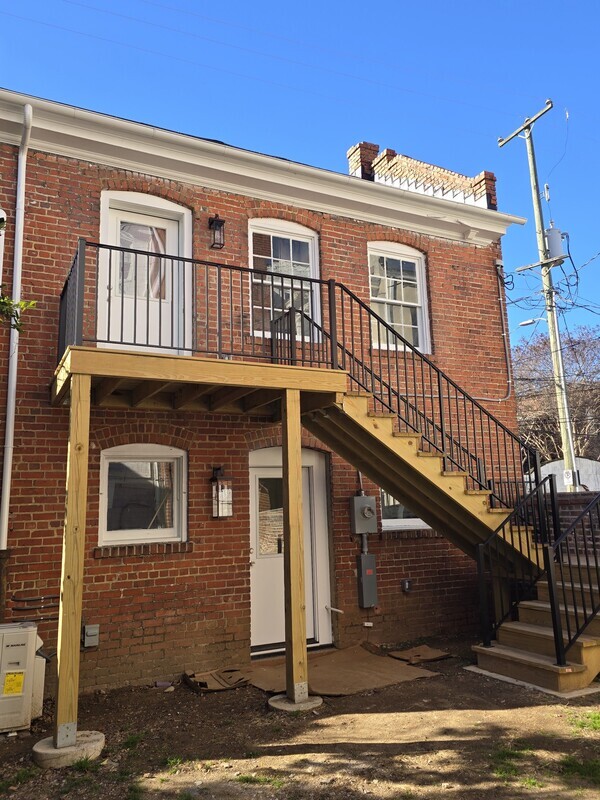 Richmond Condo: 1103 W Franklin St