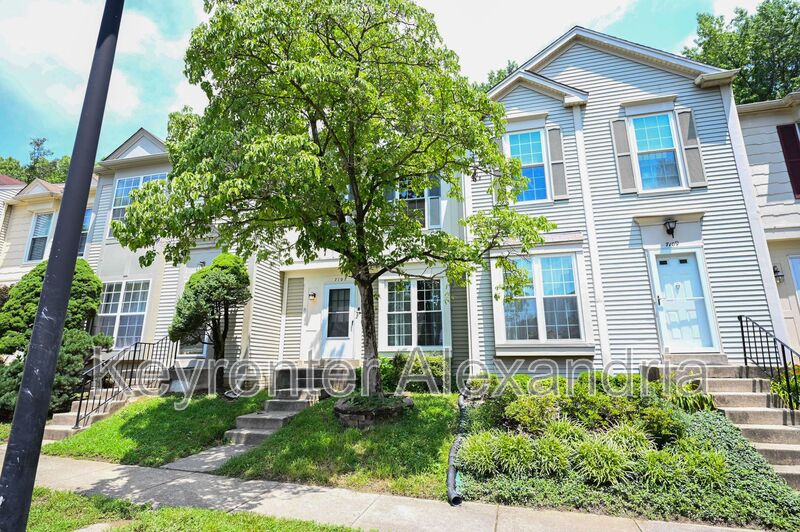 Alexandria Townhome: 7107 Tolliver St