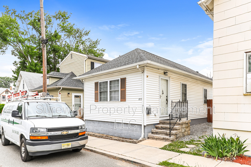 National Park House: 811 Wesley Ave