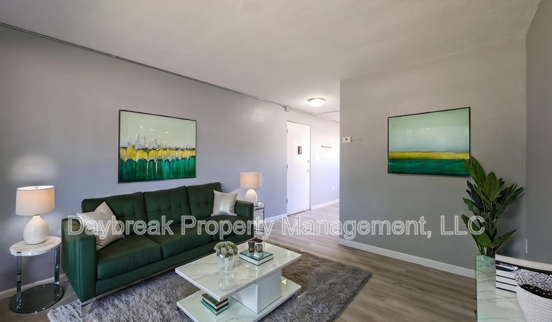 Fargo Condo: 32 10th Ave N #6