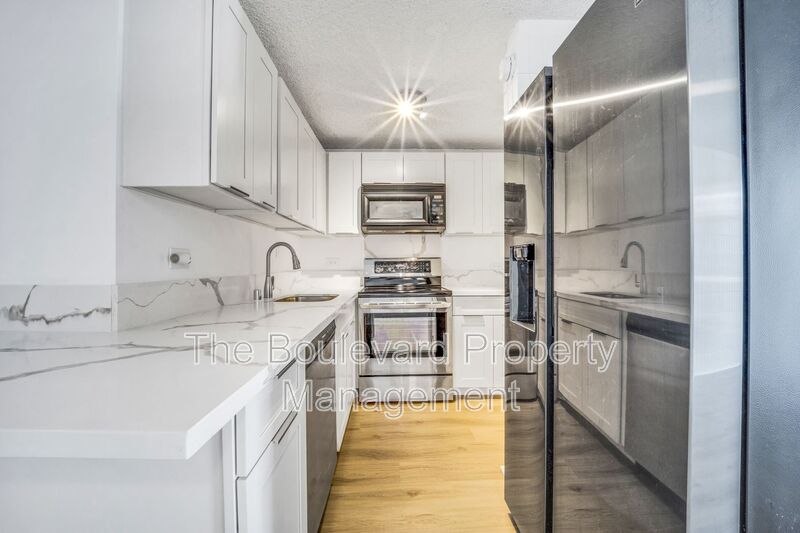 Honolulu Condo: 5055 Likini Street