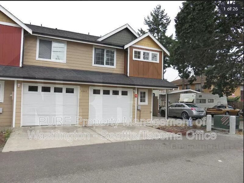 Tacoma Townhome: 4328 South Lawrence