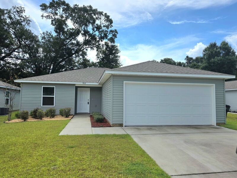 Pensacola House: 7812 Maxton Rd