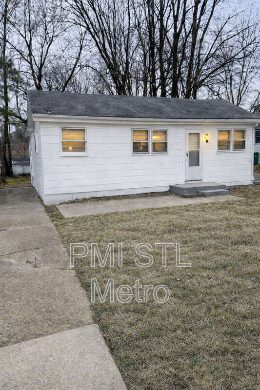 St. Louis House: 36 Connolly Drive