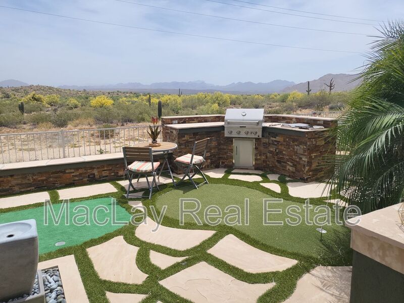 Fountain Hills House: 11725 N Desert Vista Dr
