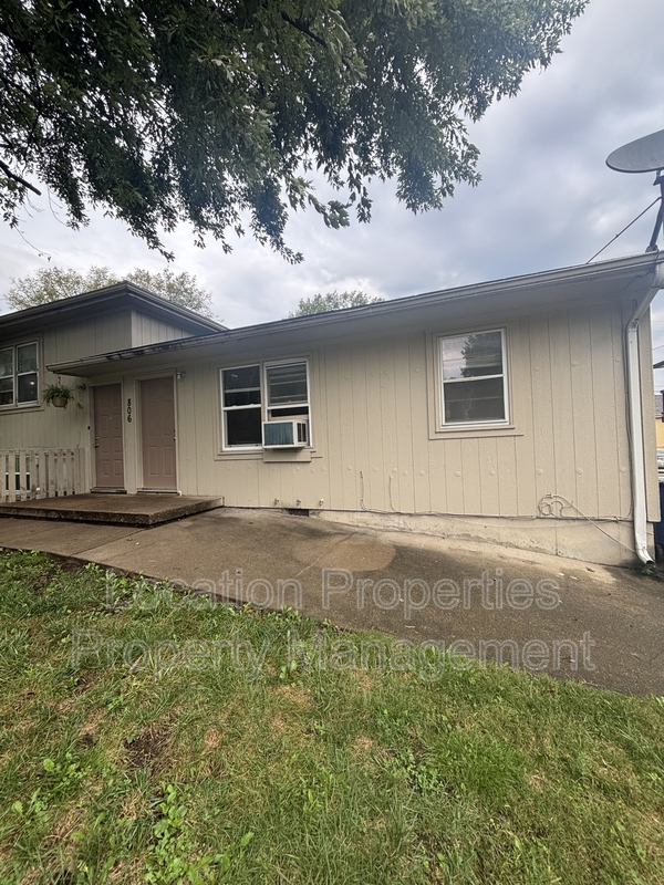 806 West 25th Street - A, Lawrence, rental photo