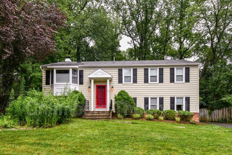 Falls Church House: 2009 Wellfleet Ct