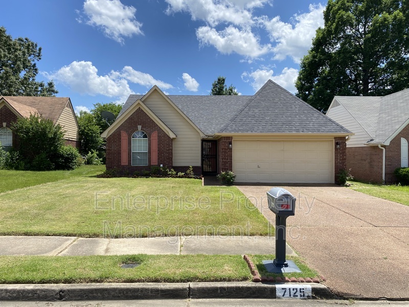 Cordova House: 7125 Showboat Ln