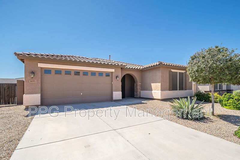 Goodyear House: 16371 W Mesquite Dr