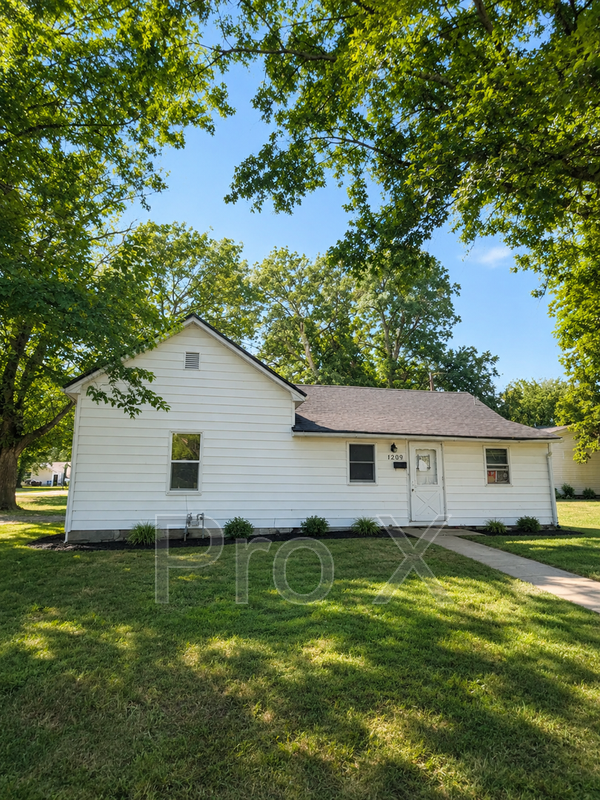 Lamar House: 1209 Poplar