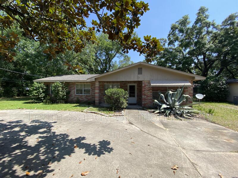 Pensacola House: 4416 Creighton Road