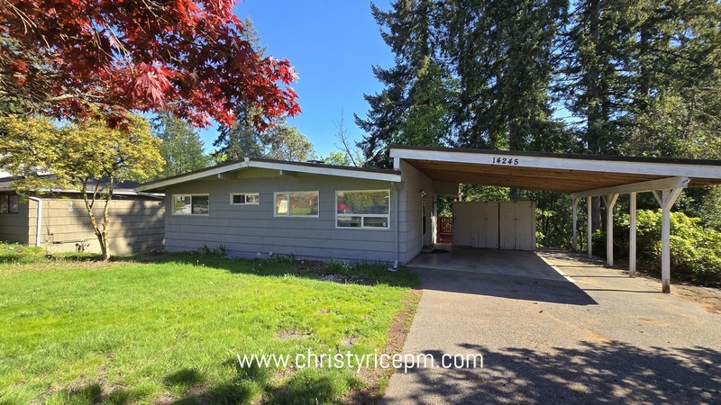 Bellevue House: 14245 SE 41st St
