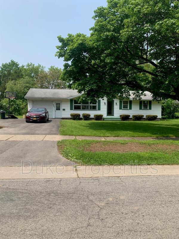 Rochester House: 261 Morrow Dr