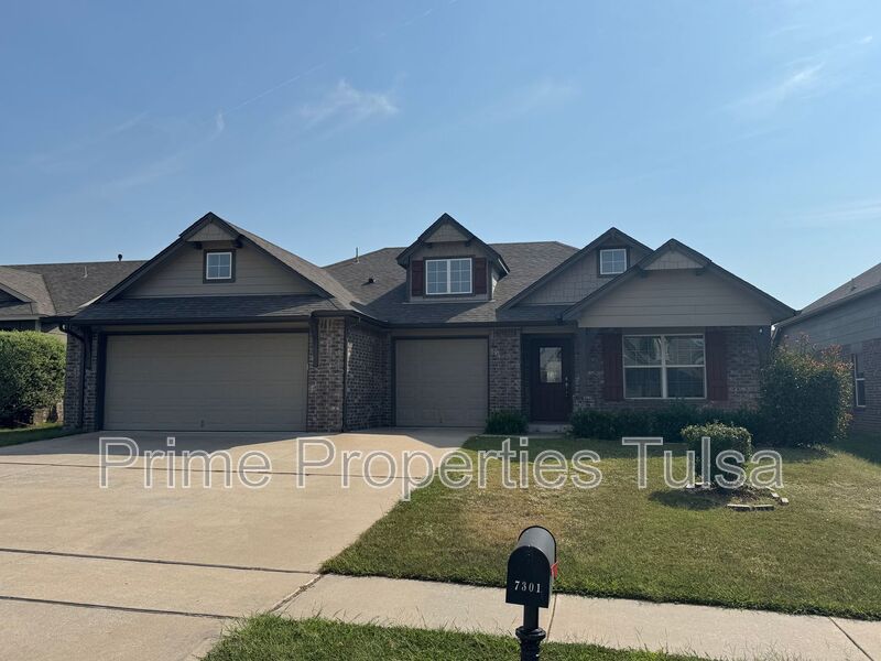 Broken Arrow House: 7301 S. Magnolia Ave.