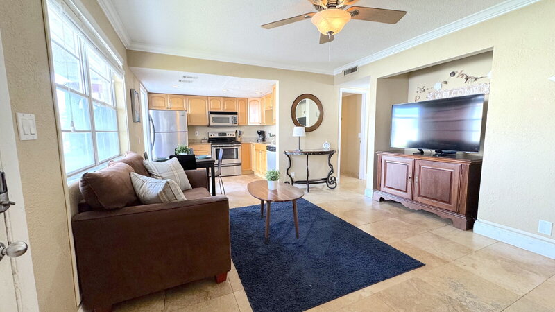Daytona Beach Condo: 506 University Boulevard
