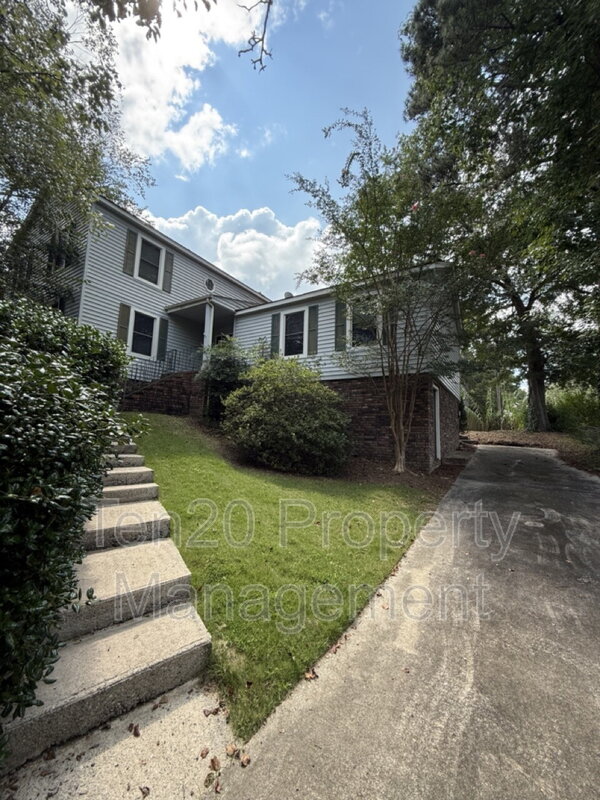 Columbus House: 3812 Wingate Drive