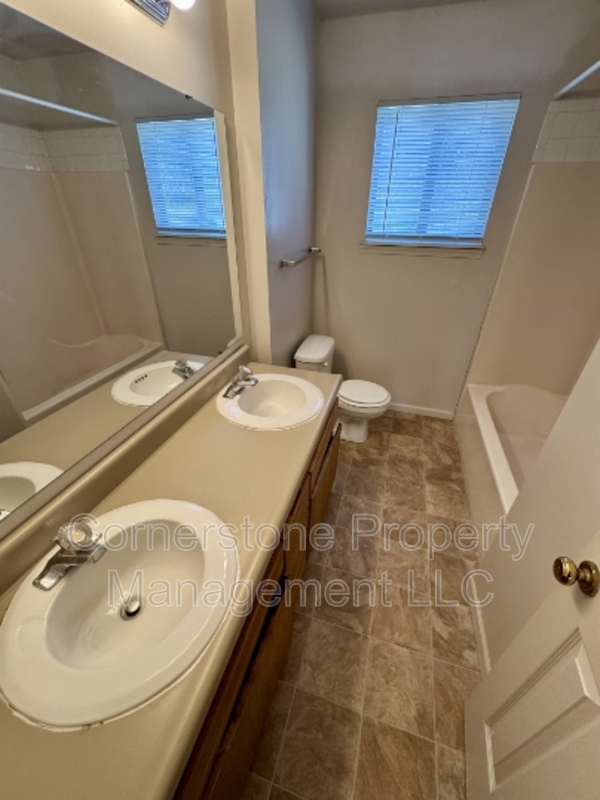 Lawrence Condo: 1000 Emery Rd - K08