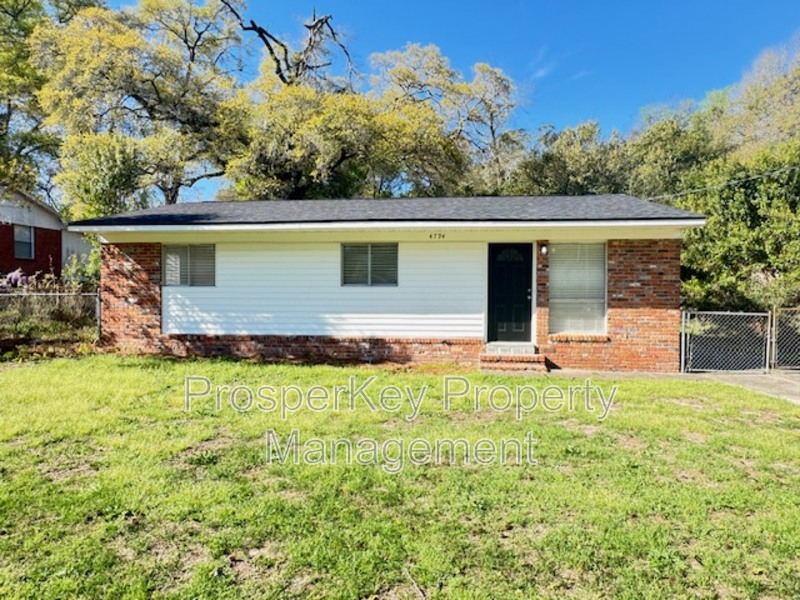 Columbus House: 4794 Gardiner Dr